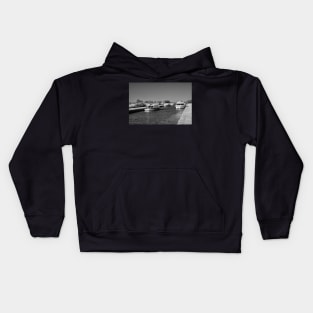 Holiday boats moored along Thurne Dyke, Norfolk Broads Kids Hoodie